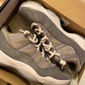 Jordan 11 low cool grey